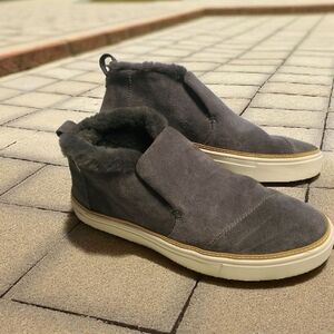 Toms Gray Ankle Boots with Cozy Lining